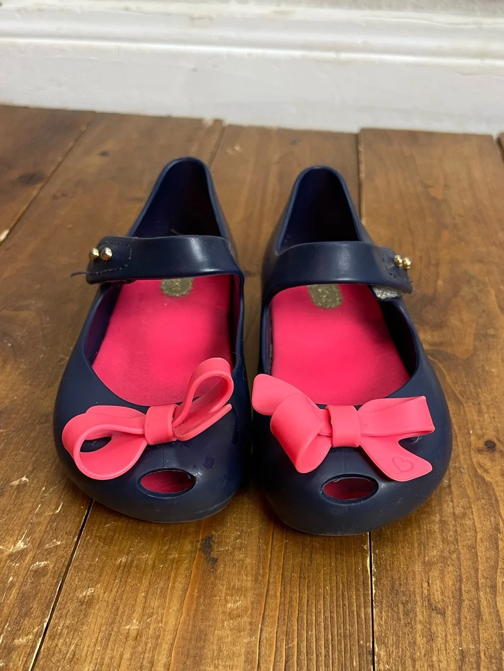 Mini Melissa size 8 navy blue Mary Jane jelly shoes with pink bows